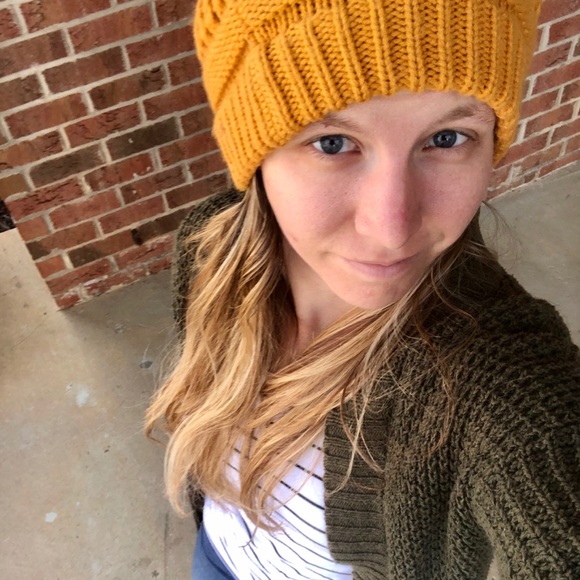 Meet your Posher, Emily - Picture 2 of 6